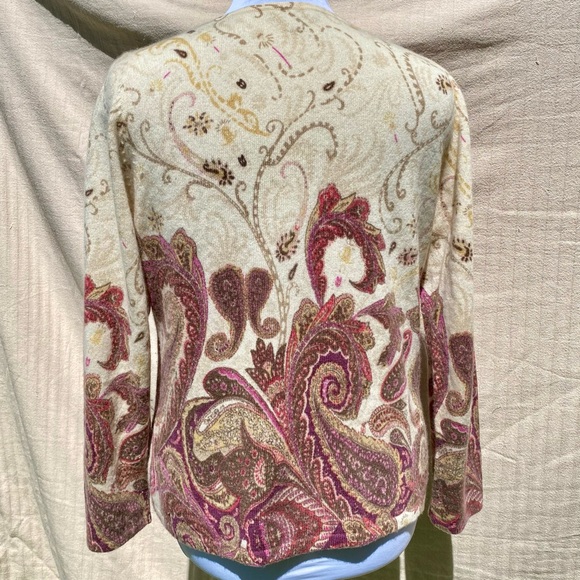 Pure Cashmere Paisley V Neck Sweater - Picture 4 of 10